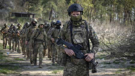 UKRAJINCI BEŽE SA POLOŽAJA Povlače se pod ruskom artiljerijskom vatrom "usred bela dana"