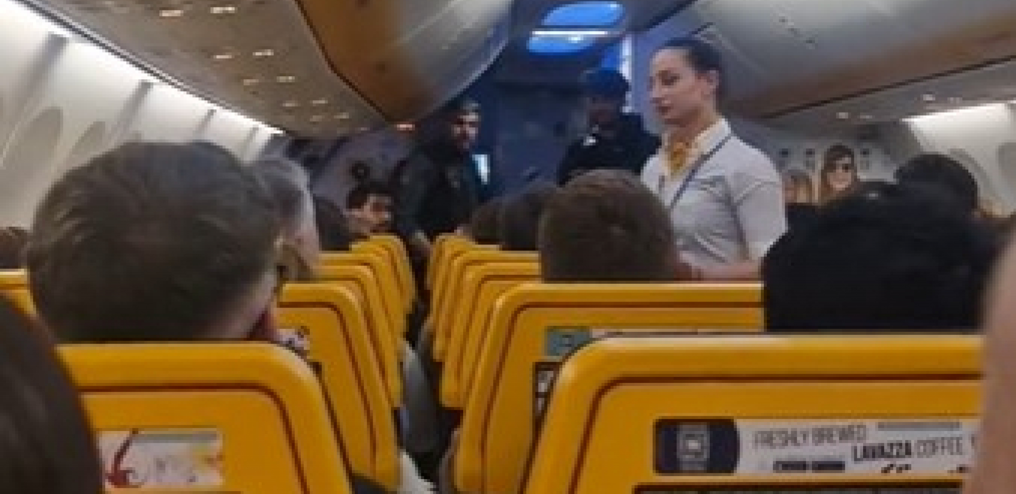BIVŠA STJUARDESA OTKRIVA Evo šta se dešava u slučaju da neko premine u avionu!