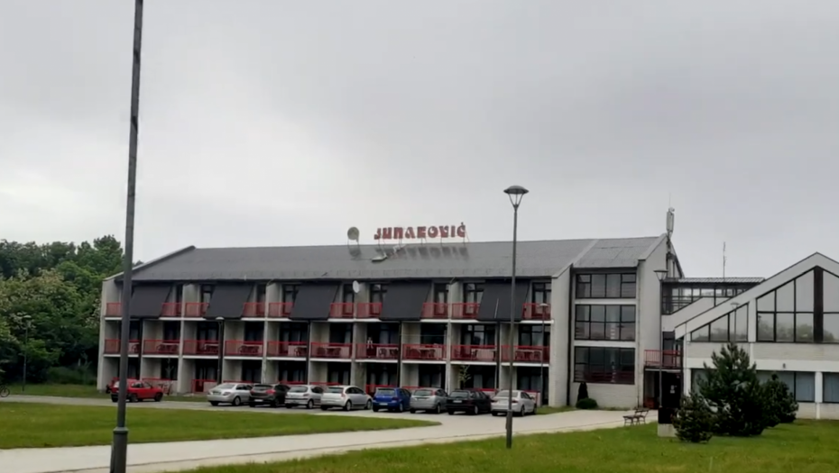 BANJA OTKRIVENA PRE 100 GODINA, LEČI BROJNE BOLESTI: Ovo su cene koje čekaju Srbe u njoj pred praznike (VIDEO)
