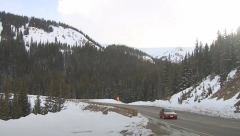 HTEO DA PRESKOČI AUTO-PUT Skijaški trik krenuo po zlu, usledio je horor  (VIDEO)