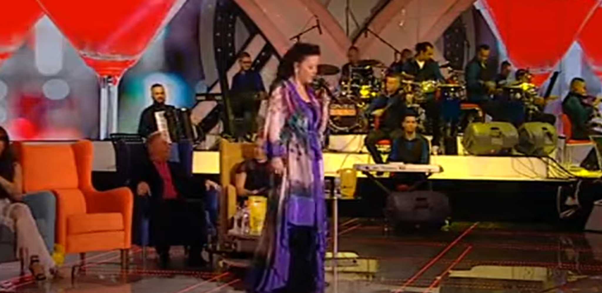 NAŠOJ PEVAČICI UMRO BRAT Još jedna tragedija u njenom domu, majka i drugi brat su joj svirepo ubijeni