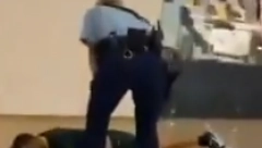 POLICAJKA NAPADAČU IZ AUSTRALIJE REKLA TRI REČI, ZATIM GA UPUCALA "Dovedena je u situaciju da je to morala" (VIDEO)