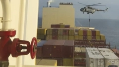 DESANT KOMANDOSA IZ HELIKOPTERA Iranska vojska preuzela brod Izraela