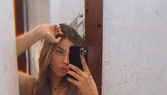 ĆERKA ZDRAVKA ČOLIĆ POZIRALA BEZ BRUSHALTERA Šok fotka naslednice poznatog pevača, ovo od nje niko nije očekivao!