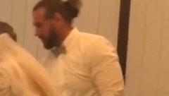 „BEŽI OD NJEGA KOLIKO TE NOGE NOSE“! Ono što je mladoženja uradio na svadbi zapanjilo je ljude koji su videli snimak