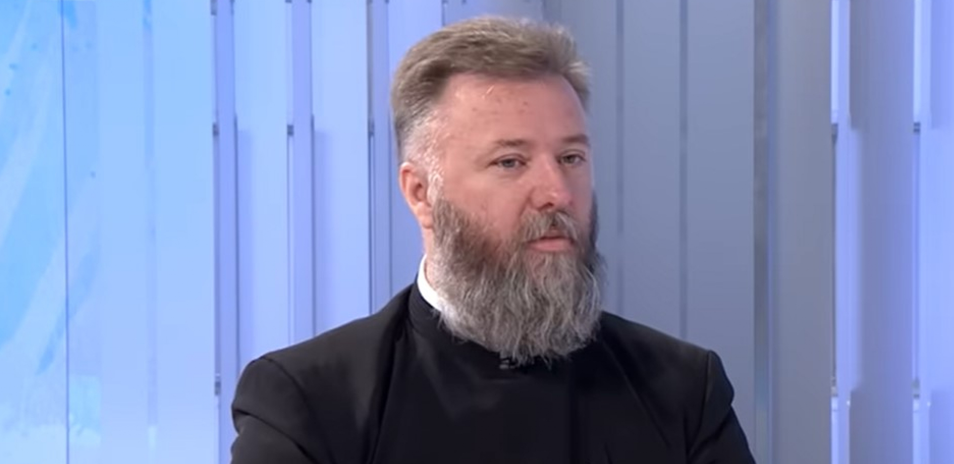 "BOG NAM ŠALJE EKSTREMNU OLUJU" Otac Predrag Popović ukazao na velike promene koje dolaze
