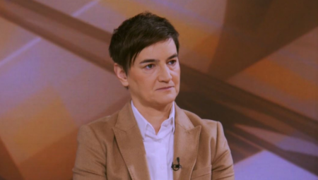 "PREDSEDNIK SRBIJE SE BORI ZA VITALNE NACIONALNE INTERESE" Brnabić: "Opozicija je permanentno u kampanji"