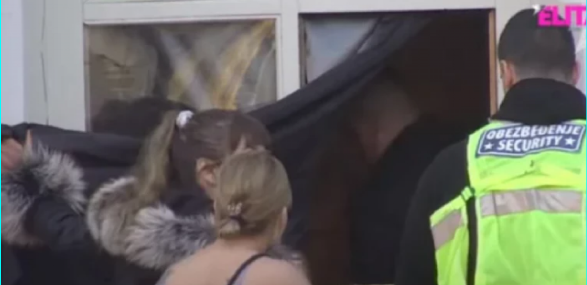 TEODORA I BEBICA POBEGLI IZ ELITE KROZ PROZOR Obezbeđenje hitno reagovalo, nastao haos na imanju!