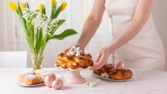ZA USKRS SU OBAVEZNI NA STOLU Naše bake su verovale da ova tri cveta donose ukućanima sreću i mir