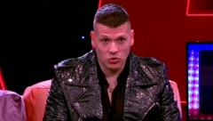 SLOBA RADANOVIĆ U GIPSU Svi se pitaju šta se desilo sa pevačem, ovome se niko nije nadao