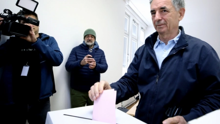 PUPOVAC GLASAO U ZAGREBU Pozvao srpsku zajednicu da iskoristi svoje biračko pravo