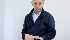 ZA ŠAKU KUNA... ILI EVRA Jel to Pupovac zaboravio i Oluju i Jasenovac?