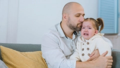 OČEVI KVARE ĆERKE Jednim ponašanjem im stvaraju veliki problem u budućnosti, ističe psiholog