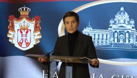 "ČOVEK MLATI PRAZNU SLAMU I NE PRESTAJE" Brnabić poklopila Georgieva: "Retko ko toliko uživa u uzaludnosti"