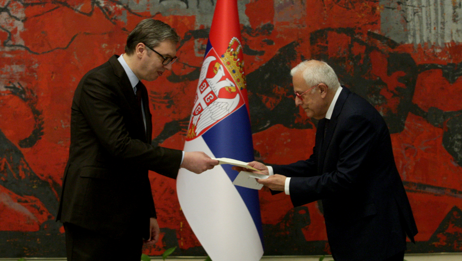 "DOBRO NAM DOŠLI I SREĆAN RAD" Predsednik Vučić primio akreditivna pisma novog ambasadora Suverenog Vojnog Malteškog Reda