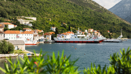 BEOGRAĐANIN SE UDAVIO U CRNOJ GORI: Došao sa suprugom na plažu, telo mu je samo počelo da pluta!