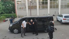 POLICIJA PRETRESA KUĆE NA ŽABLJAKU! Veruje se da pripadaju starijem sinu Zorana Lazovića