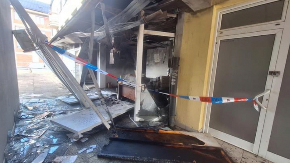 ODJEKNULA SNAŽNA EKSPLOZIJA U ČAČKU Požar "progutao" knjigovodstvenu agenciju (FOTO)