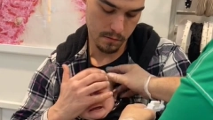 "OVO JE ZLOSTAVLJANJE DETETA!" Roditelji postupkom razbesneli javnost, ono što su uradili pokrenulo rat na mrežama