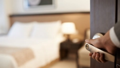 PLATIO NOĆENJE U HRVATSKOJ 280 EVRA, A STAVKA NA RAČUNU GA RAZBESNELA: Zar da mi ovo naplatite?