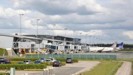 EVAKUISAN AERODROM ZBOG PRETNJE BOMBOM Uhapšen jedan muškarac, istraga danske policije u toku