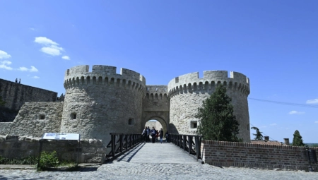 ZAVRŠENA JE OBNOVA ZINDAN KAPIJE Najpoznatija kapija Beogradske tvrđave DOBILA NOVI ŽIVOT (FOTO)