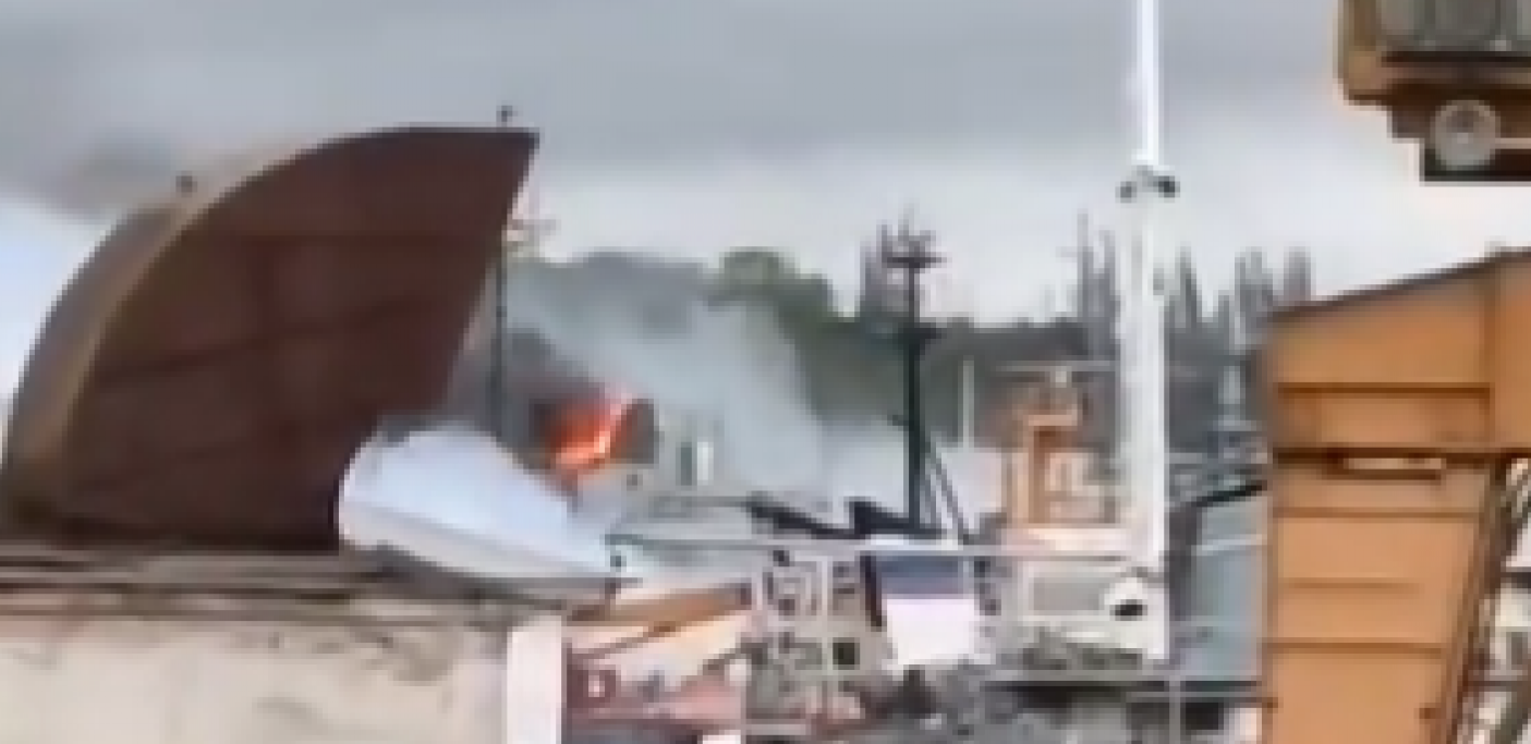 GORI RUSKI VOJNI BROD Ukrajinci ispalili raketu na Crnomorsku flotu, izbio požar (VIDEO)