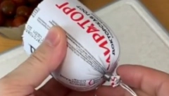 SVI OVO BACIMO, A VEOMA JE KORISNO Evo za šta služi metalni deo na ćoškovima omota parizera, ljudi zabezeknuti