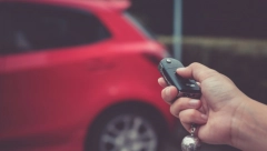 TRIK KOJI SVI VOZAČI TREBA DA ZNAJU Šta uraditi kada se isprazni baterija daljinskog ključa