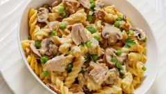 POSNA OBROK SALATA SA TUNJEVINOM I ŠAMPINJONIMA Lagana a zasitna, držaće dugo sitim