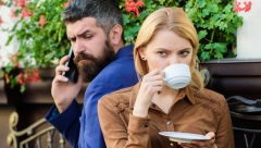 NEMA DIMA BEZ VATRE Ako sumnjate da vas partner vara, jedna noćna navika je signal da ste u pravu!