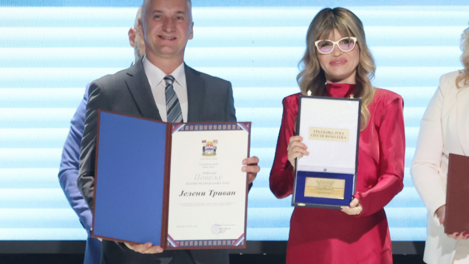 URUČENO PRIZNANJE ZLATNI GRB GRADA BANJALUKA Jelena Trivan: Ovo je potvrda moje neraskidive veze s Banjalukom