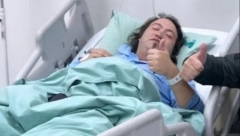 EVO KAKO IZGLEDA RASTA NAKON OPERACIJE U posetu mu prvi došao on, pojavila se fotografija iz bolničke sobe!