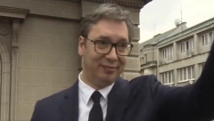 PRLJAVA KAMPANJA ISLAMISTIČKE SLOBODNE BOSNE I IVICE PULJIĆA Po svaku cenu hoće da ućutkaju Vučića (FOTO)