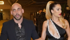 ISPLIVALE VRELE SCENE TEE TAIROVIĆ SA DEČKOM On bez majice strasno ljubi pevačicu, njegovo mišićavo telo u prvom planu