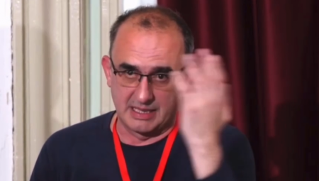 "NADAM SE DA ĆE VUČIĆA SRUŠITI NEKA NOVA PARTIZANSKA GERILA" Dinko ponovo napada! Gruhonjić se obrušio na Svesrpski sabor (VIDEO)