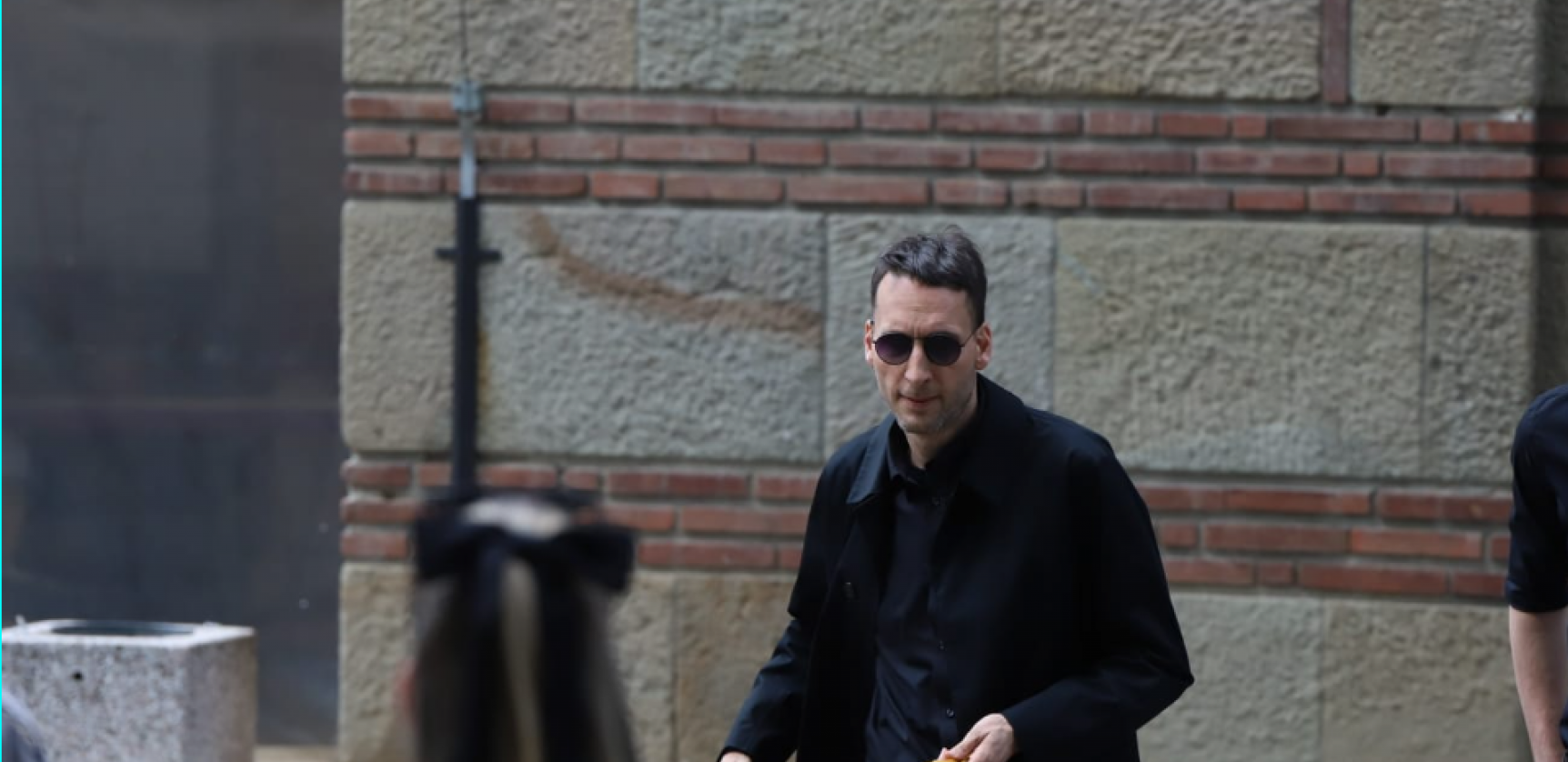BIVSI MUŽ BOJANE JANKOVIĆ GRLI I LJUBI KOVČEG! Najpotresnija scena na groblju, ne može da sakriju tugu!