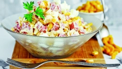 SALATA SA KIKIRIKIJEM I ŠUNKOM Sjajno ide sa raznim jelima, a pravi se brzo i lako