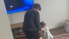 RAZNEŽILI SU MILIONE Mama snimila dirljiv trenutak između tate i ćerke, prizor će vam ulepšati dan
