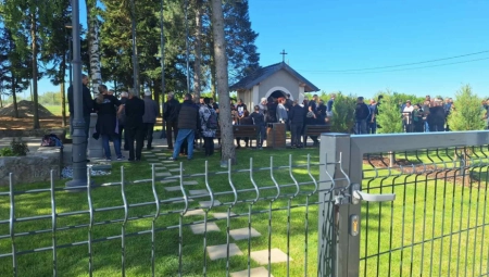 Godišnji pomen i parastosi za žrtve masakra u Malom Orašju i Duboni (FOTO/VIDEO)