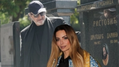 NEMAM SA NJIMA KOMUNIKACIJU, NISU ME OBAVESTILI! Prvo oglašavanje Nikoline Pišek nakon pomena suprugu, udarila na svekra