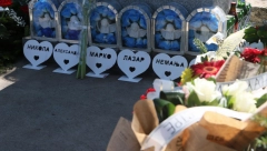 GODIŠNJI POMEN PUN BOLA I TUGE Jecaji roditelja prekidali tišinu