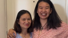 SRPSKA SNAJKA IZ KINE I NJENA MAMA ZAPALILE DRUŠTVENE MREŽE "Ej, ubiće nas promaja!" (VIDEO)