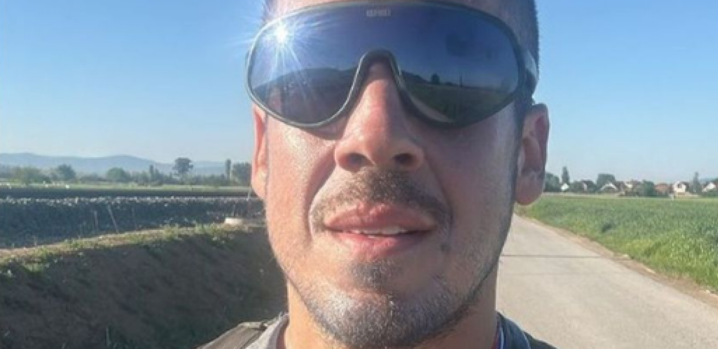 NIKOLA ROKVIĆ MOMENTALNO PREKINUO PEŠAČENJE KA GRČKOJ! Uleteo u kuću kod ljudi kada je ovo čuo, potpuno se slomio