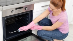 SVE DOMAĆICE ČISTE REŠETKU IZ RERNE BEZ RIBANJA Ukorela masnoća će se istopiti, treba vam samo 1 sastojak iz kuhinje