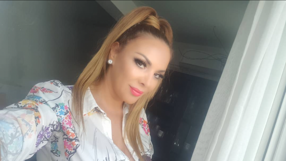 STIDIM SE, BORILA SAM SE SA SRAMOM TADA! Našu pevačicu muž nagovarao da se u javnosti pojavljuje polugola!