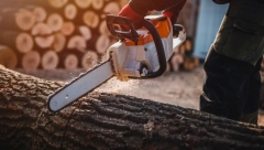 STRAVA I UŽAS U BEOGRADU Muškarac isekao ruke motornom testerom