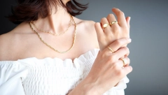 OČISTITE NAKIT OD BIŽUTERIJE Skinite sve zelene i tamne fleke pomoću jeftinog proizvoda iz kupatila, zasijaće kao nov!