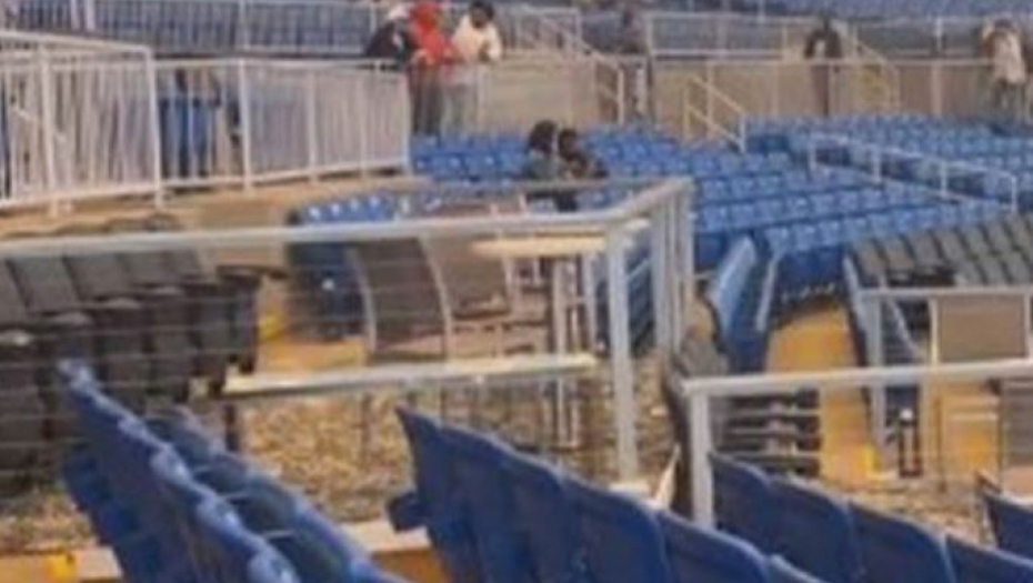 ČUVENI MUZIČAR NASTUPAO U PRAZNOJ ARENI Pevao za 75 ljudi iako su sve ulaznice bile rasprodate, obožavaoci ne veruju očima