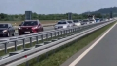 "DO NEDELJE ĆE STIĆI NA ZLATIBOR" Gužva na auto-putu, kilometarske kolone kod Čačka za Prvi maj